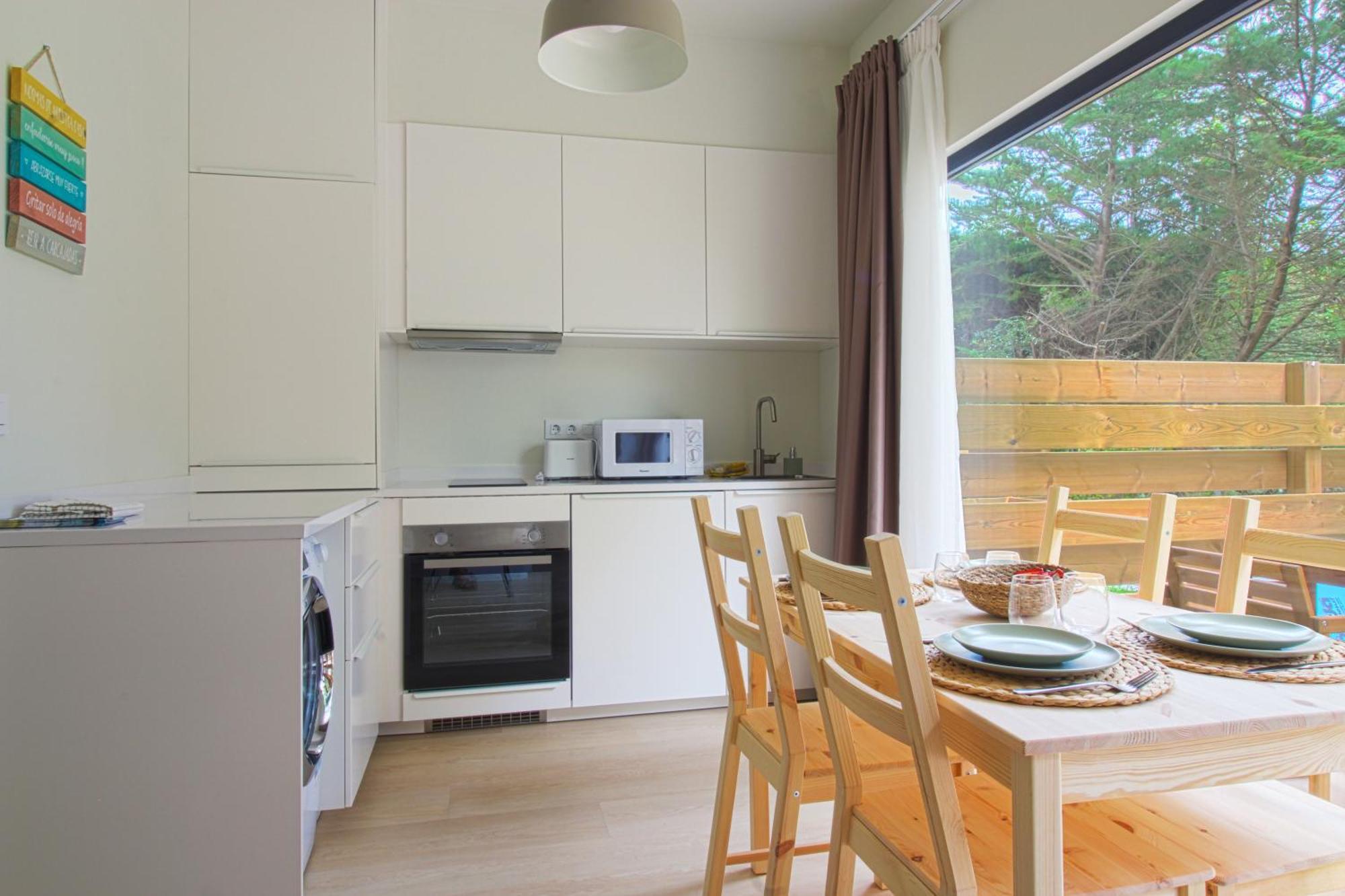 Apartamentos Costa Meron San Vicente De La Barquera Luaran gambar