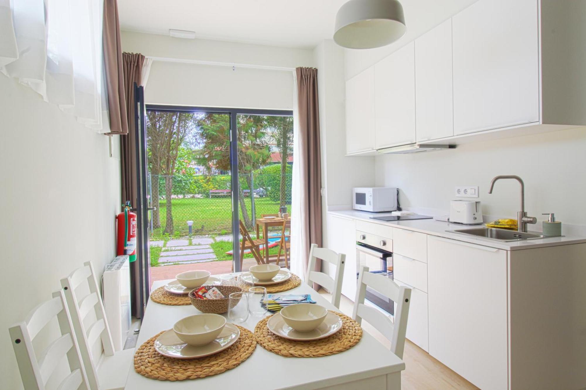 Apartamentos Costa Meron San Vicente De La Barquera Luaran gambar